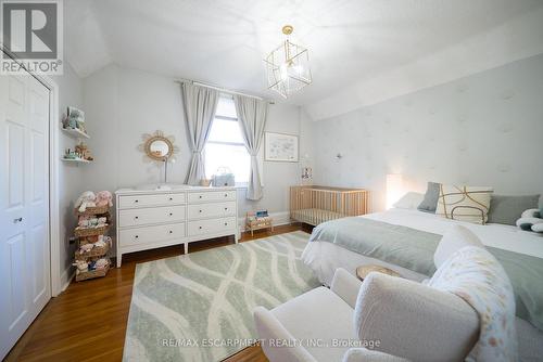 35 Murray Street, Brantford, ON - Indoor Photo Showing Bedroom