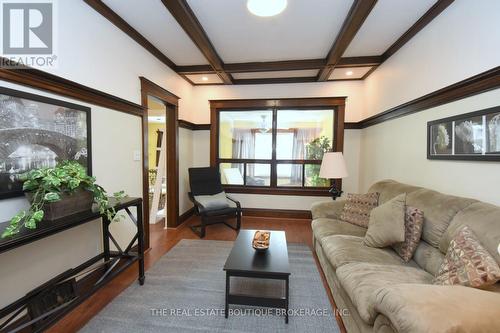 82 Somerset Avenue, Hamilton, ON - Indoor Photo Showing Living Room