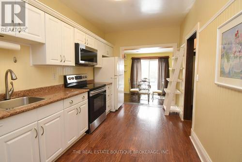 82 Somerset Avenue, Hamilton, ON - Indoor Photo Showing Kitchen