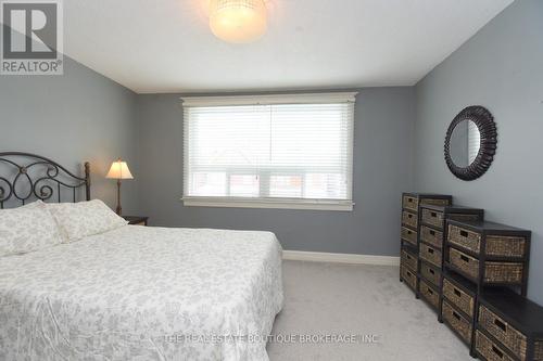 82 Somerset Avenue, Hamilton, ON - Indoor Photo Showing Bedroom