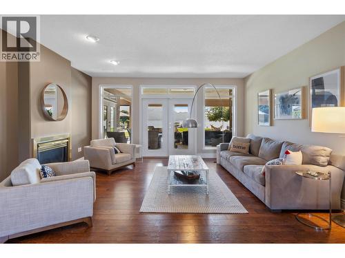 2577 Whitworth Road, West Kelowna, BC - Indoor Photo Showing Living Room With Fireplace