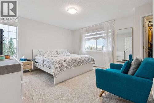 328 Douglas Glen Heath Se, Calgary, AB - Indoor Photo Showing Bedroom