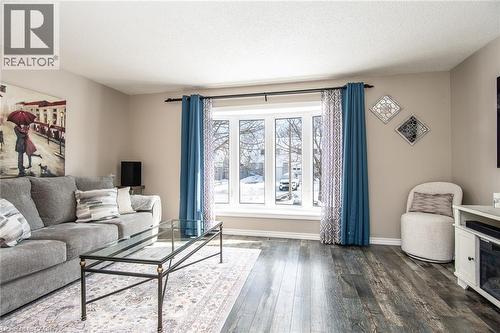 34 Sacha Road, Cambridge, ON - Indoor Photo Showing Living Room