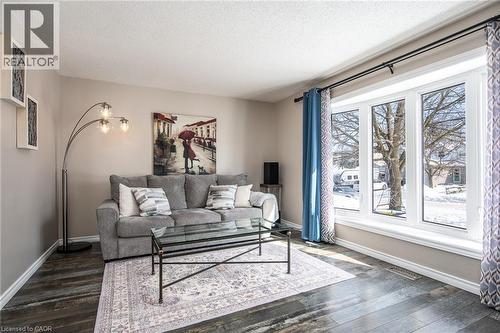 34 Sacha Road, Cambridge, ON - Indoor Photo Showing Living Room