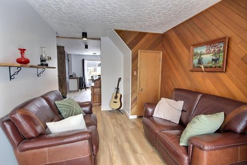 Salon - 47 Rue Taschereau E., Rouyn-Noranda, QC - Indoor Photo Showing Living Room