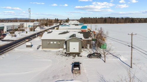 Garage - 2595 Boul. Industriel, Chambly, QC - Outdoor With View