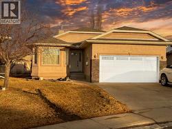 310 Riverside Garden NW  High River, AB T1V 1Y9