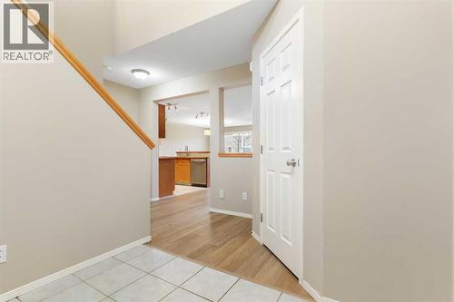 Entrance to living area - 129 Evansbrooke Way Nw, Calgary, AB - Indoor Photo Showing Other Room