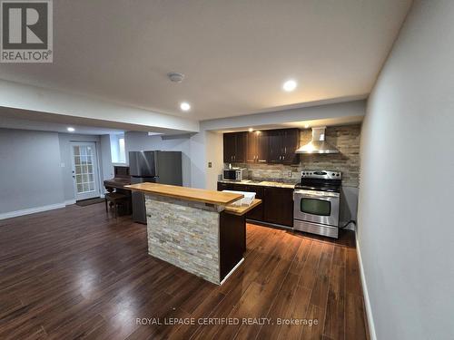 35 Woodcrest Court, Kitchener, ON - Indoor Photo Showing Kitchen