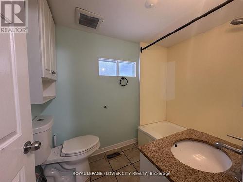 9406 Sideroad 5 Side Road, Erin, ON - Indoor Photo Showing Bathroom