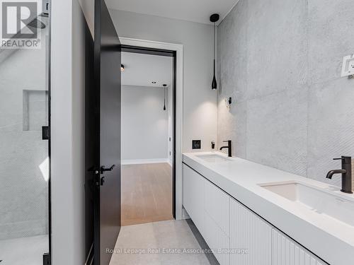 953 Halliday Avenue, Mississauga, ON - Indoor