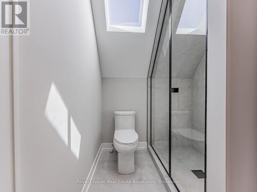 953 Halliday Avenue, Mississauga, ON - Indoor Photo Showing Bathroom
