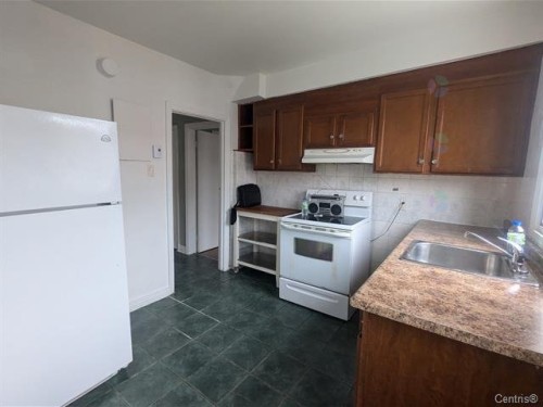 Cuisine - 8145 Rue Birnam, Montréal (Villeray/Saint-Michel/Parc-Extension), QC - Indoor Photo Showing Kitchen