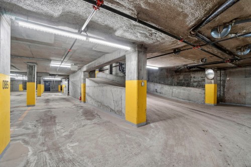 Stationnement - 1546-1414 Rue Chomedey, Montréal (Ville-Marie), QC - Indoor Photo Showing Garage