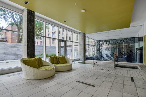 Spa - 1546-1414 Rue Chomedey, Montréal (Ville-Marie), QC - Indoor Photo Showing Other Room