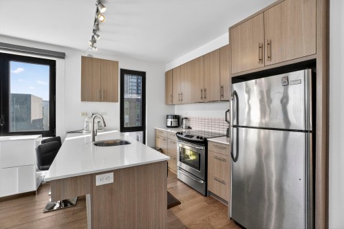 Cuisine - 1546-1414 Rue Chomedey, Montréal (Ville-Marie), QC - Indoor Photo Showing Kitchen With Upgraded Kitchen