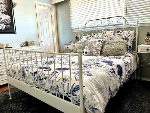 75 103Rd Avenue, Kimberley, BC - Indoor Photo Showing Bedroom