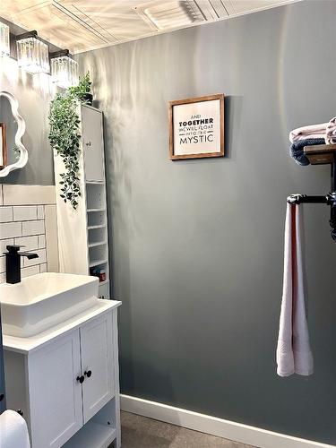 75 103Rd Avenue, Kimberley, BC - Indoor