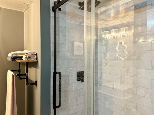 75 103Rd Avenue, Kimberley, BC - Indoor Photo Showing Bathroom