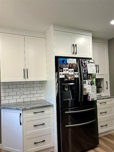 75 103Rd Avenue, Kimberley, BC - Indoor Photo Showing Kitchen With Upgraded Kitchen