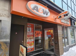 500 Bloor Street W Toronto, ON M5S 1Y3