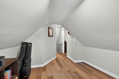 306 Cumberland Avenue, Hamilton, ON - Indoor Photo Showing Other Room