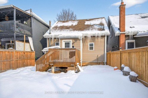 306 Cumberland Avenue, Hamilton, ON - Outdoor With Deck Patio Veranda