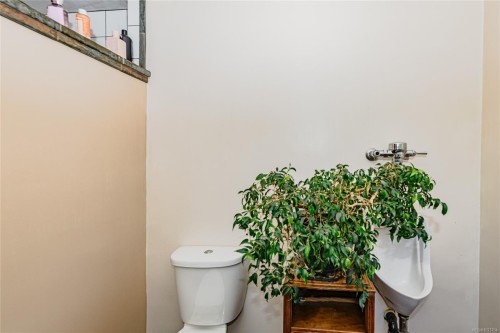 1252 Isabella Point Rd, Salt Spring, BC 