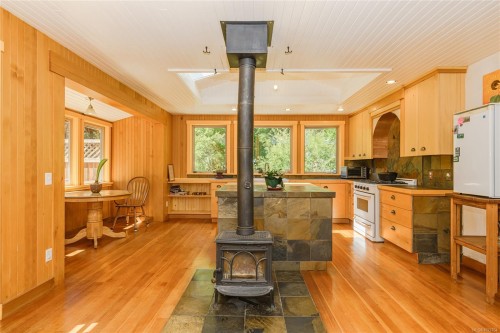 1252 Isabella Point Rd, Salt Spring, BC 