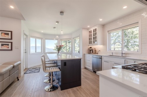 6039 Chippewa Rd, Duncan, BC 