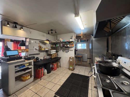 Cuisine - 1490 Boul. De L'Ange-Gardien N., L'Assomption, QC - Indoor