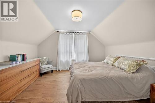 233 Townsend Avenue, Burlington, ON 