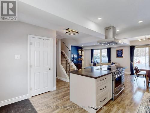 7189 Joliette Crescent, Mississauga, ON - Indoor Photo Showing Kitchen
