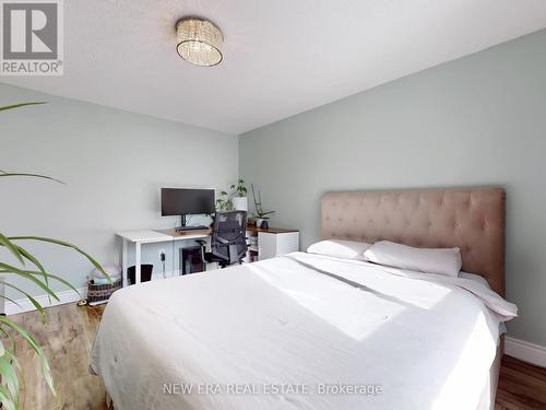 7189 Joliette Crescent, Mississauga, ON - Indoor Photo Showing Bedroom