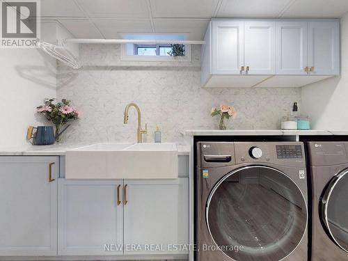 7189 Joliette Crescent, Mississauga, ON - Indoor Photo Showing Laundry Room