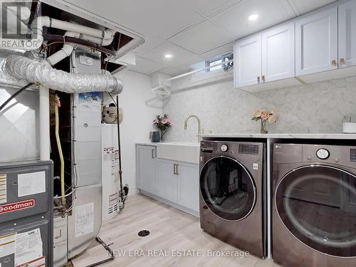 7189 Joliette Crescent, Mississauga, ON - Indoor Photo Showing Laundry Room