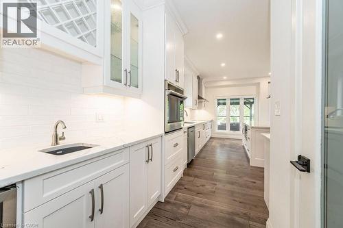 346 Lexington Road, Waterloo, ON - Indoor Photo Showing Kitchen With Upgraded Kitchen