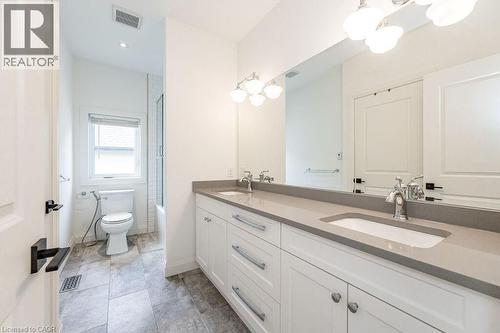 346 Lexington Road, Waterloo, ON - Indoor Photo Showing Bathroom