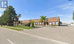 17 - 75 EAST BEAVER CREEK ROAD  Richmond Hill, ON L4B 1B8