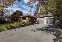 32 SPRINGHOME ROAD  Barrie, ON L4N 2W7