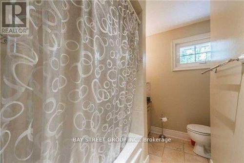 1588 Truscott Drive, Mississauga, ON - Indoor Photo Showing Bathroom