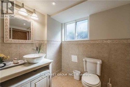 1588 Truscott Drive, Mississauga, ON - Indoor Photo Showing Bathroom