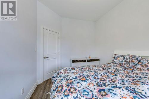247 Robert Street, Hamilton, ON - Indoor Photo Showing Bedroom