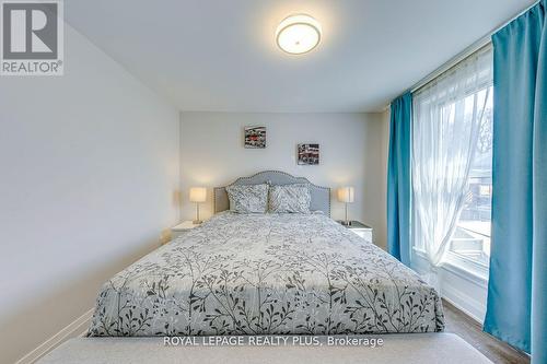247 Robert Street, Hamilton, ON - Indoor Photo Showing Bedroom
