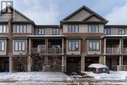 7 RIDGESIDE LANE  Hamilton, ON L8B 1W5