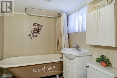 120 Cope Street, Hamilton, ON - Indoor Photo Showing Bathroom