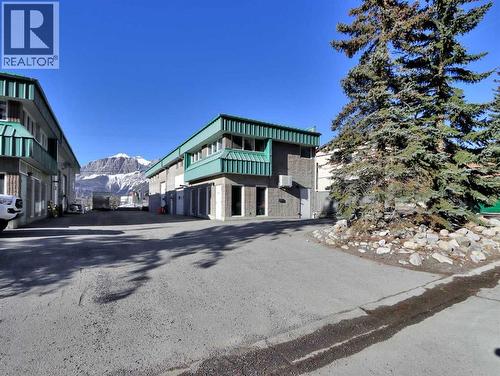 2, 108 Boulder Crescent, Canmore, AB 