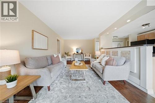 616 Grey Street Unit# 16, Brantford, ON - Indoor Photo Showing Living Room