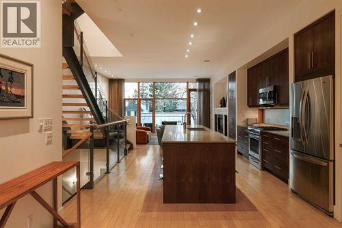 1721 30 Avenue Sw, Calgary, AB - Indoor Photo Showing Kitchen With Upgraded Kitchen