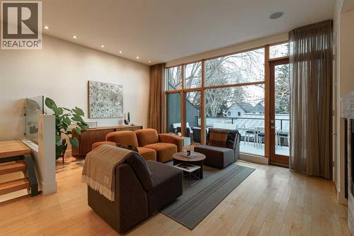 1721 30 Avenue Sw, Calgary, AB - Indoor